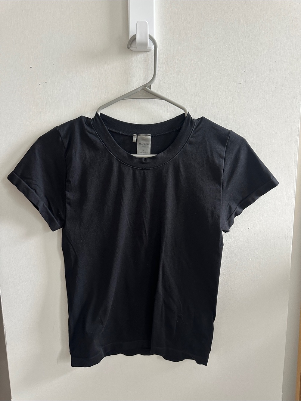 aritzia seamless tees